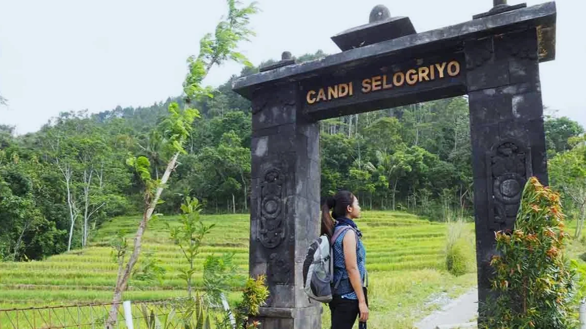 Selogriyo Temple and Rice Terraces Trekking Guided Tour