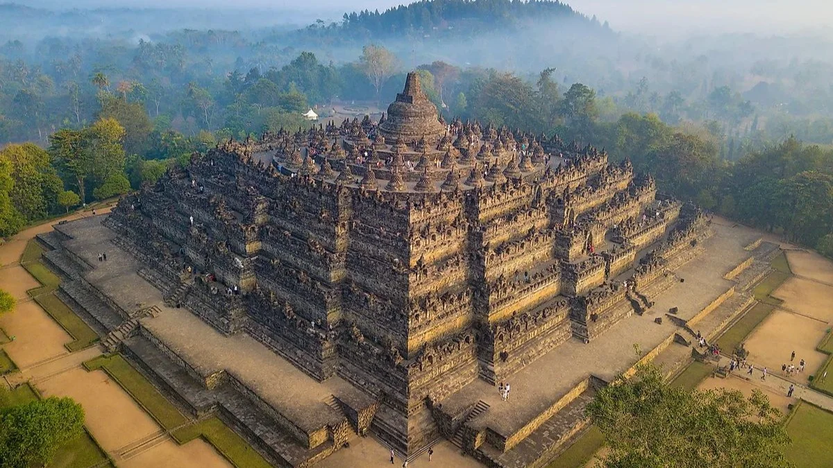Yogyakarta Borobudur and Prambanan Temple 2 Days Private Tour Package