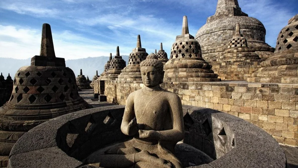 Yogyakarta Borobudur Climb-up and Prambanan Temple One Day Tour