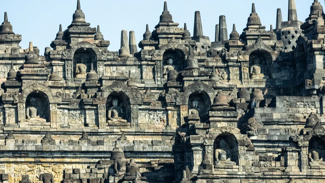 Borobudur Temple Climb-Up Experience Half-Day Tour - Image 8