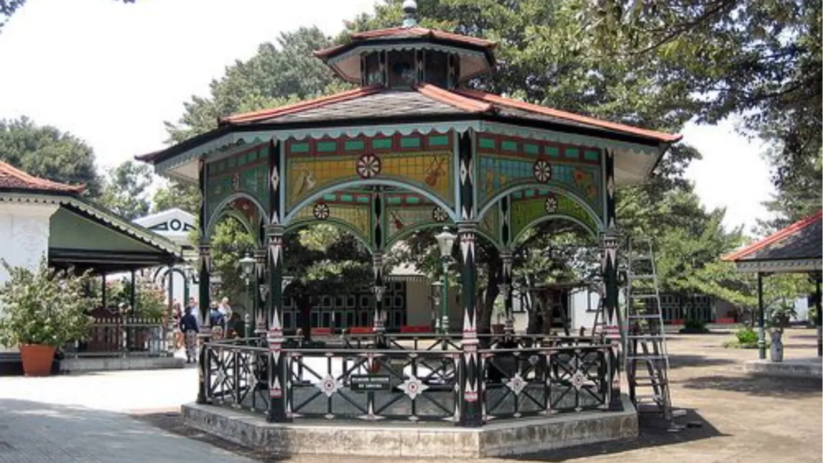 족자카르타 도시 하이라이트 및 메라피 산 지프 4WD 투어