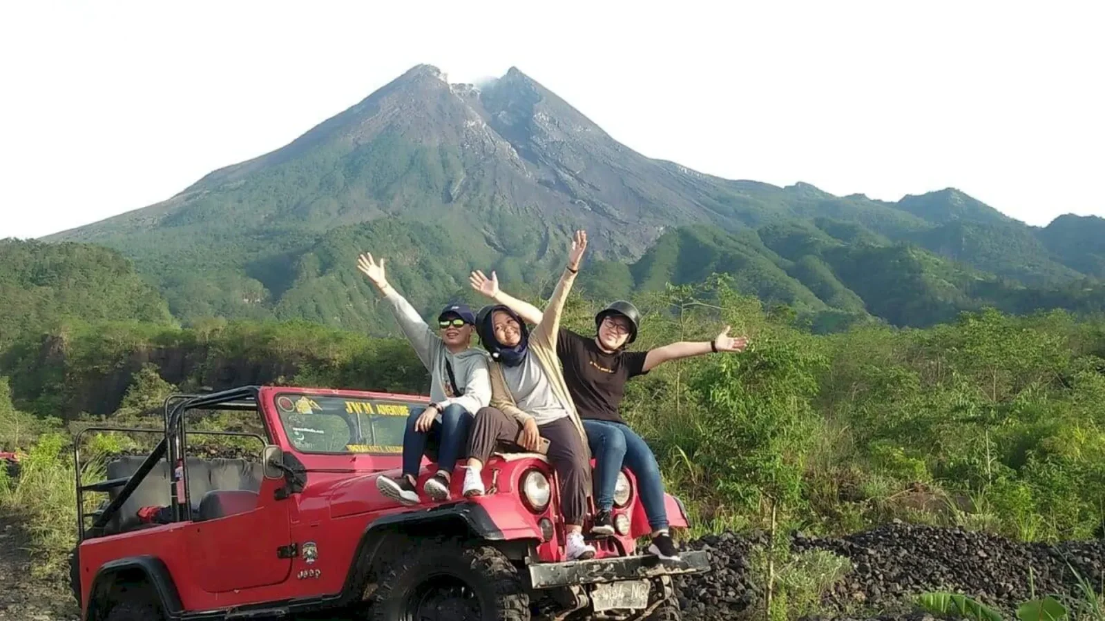 Private Tour Gunung Merapi Jeep 4WD dan Air Terjun Kedung Kayang