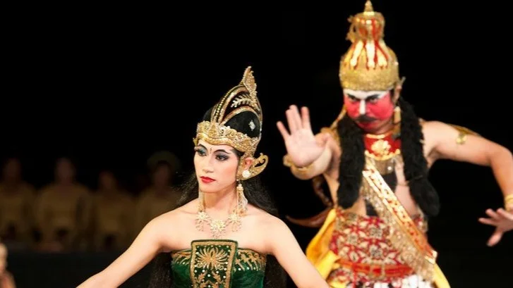 Prambanan Sunset Tour with Ramayana Ballet Performance