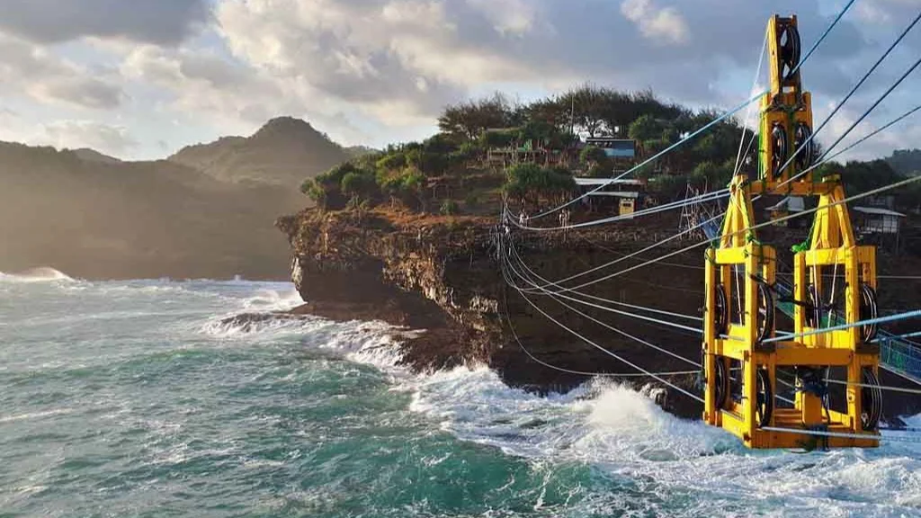 Timang Beach Gondola Ride Above the Ocean Cliffs of Yogyakarta - Image 6