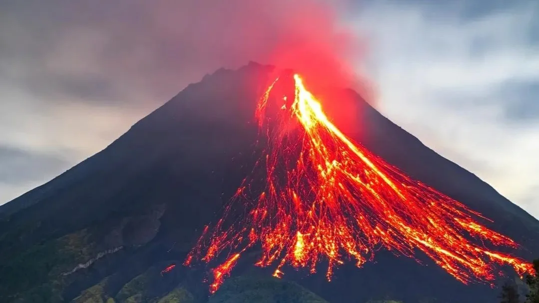 The Science Behind Mount Merapi’s Glowing Lava Avalanches
