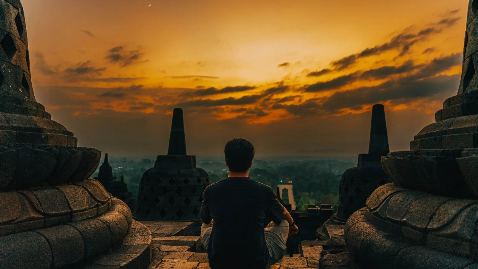 Borobudur Temple Sunset Tour with Climb Up Access and Dinner