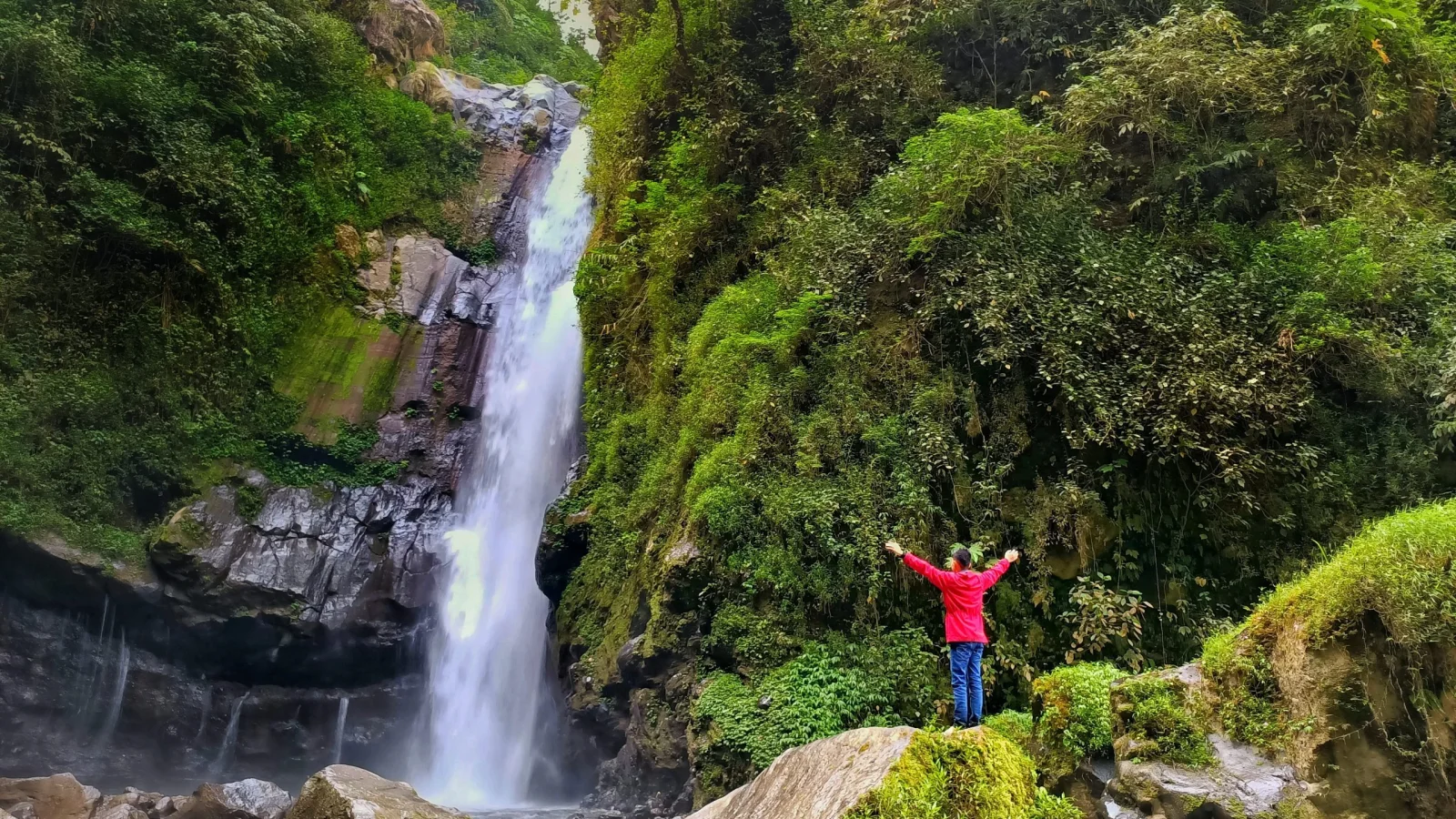 Selogriyo 传统梯田徒步和隐藏瀑布探索