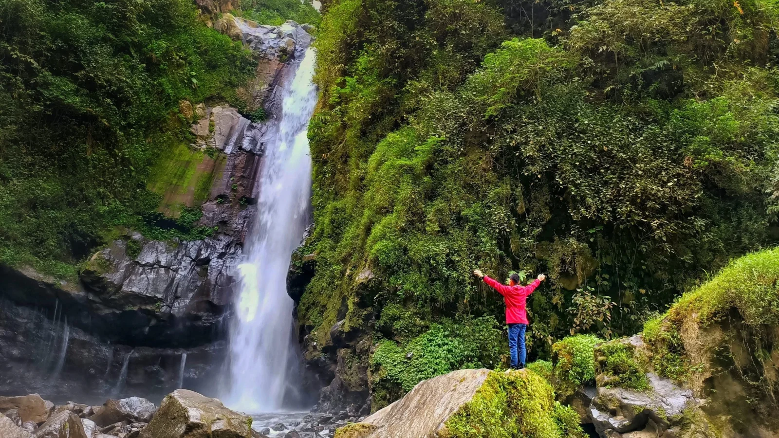 Merapi Volcano Sunrise 4WD Jeep Tour and Kedung Kayang Waterfall