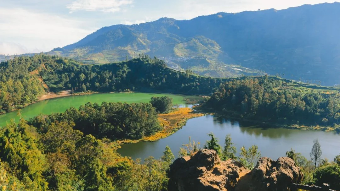 Dieng Plateau Sunrise Tour & Lake Menjer Bamboo Boat Experience