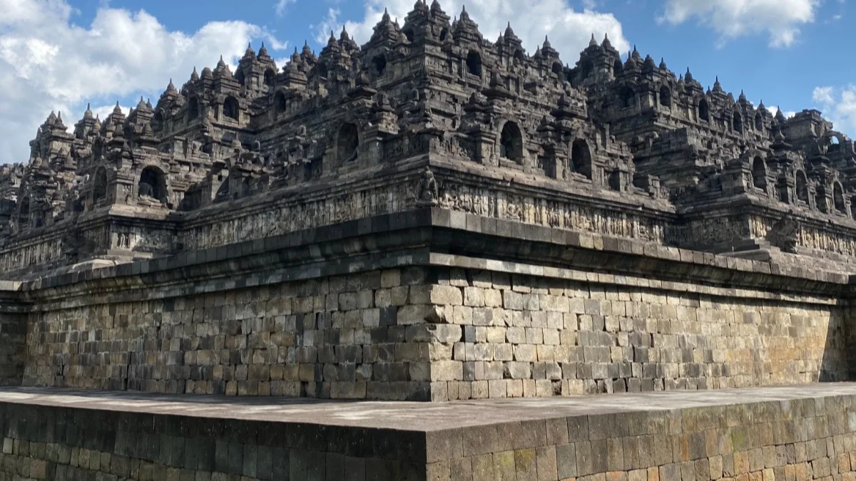 YOGYAKARTA: BOROBUDUR SUNRISE & MERAPI JEEP ADVENTURE