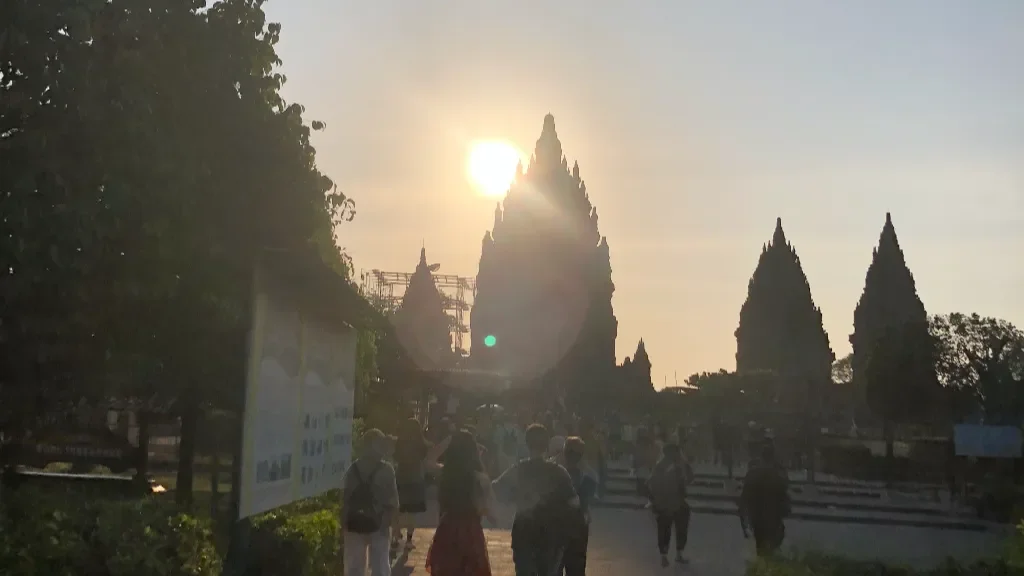 Prambanan Temple Sunset Half-Day Guided Tour - Image 5