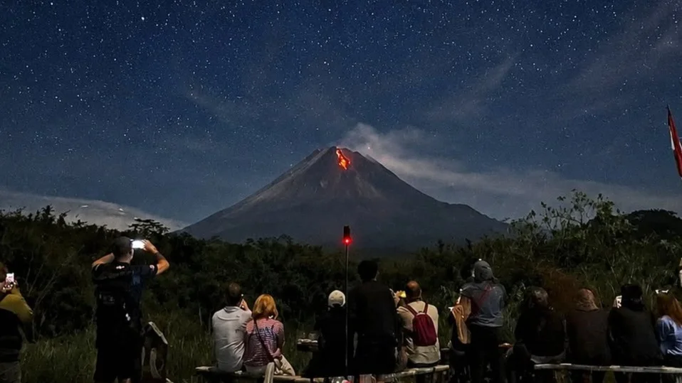 Borobudur Sunset and Merapi Night Lava Flow Observation - Image 7