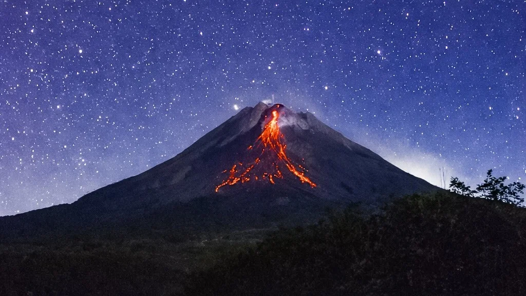 Prambanan Sunset and Merapi Night Lava Flow Observation - Image 7