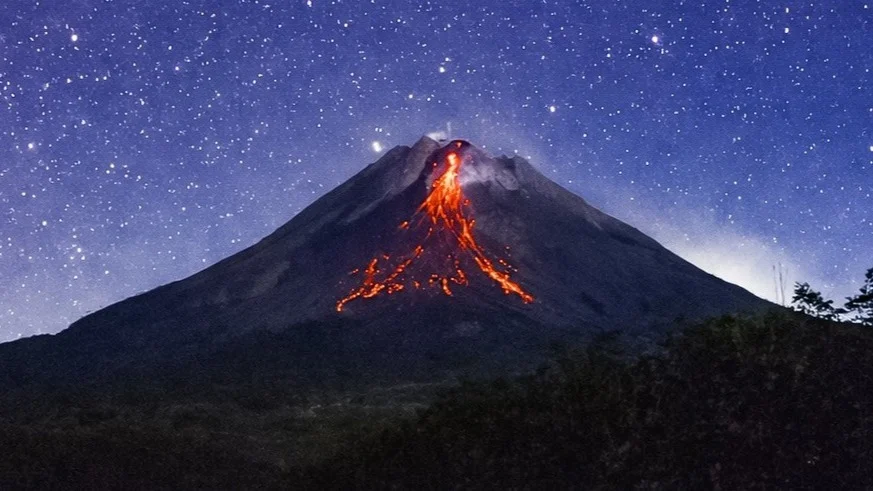 Borobudur Sunset and Merapi Night Lava Flow Observation