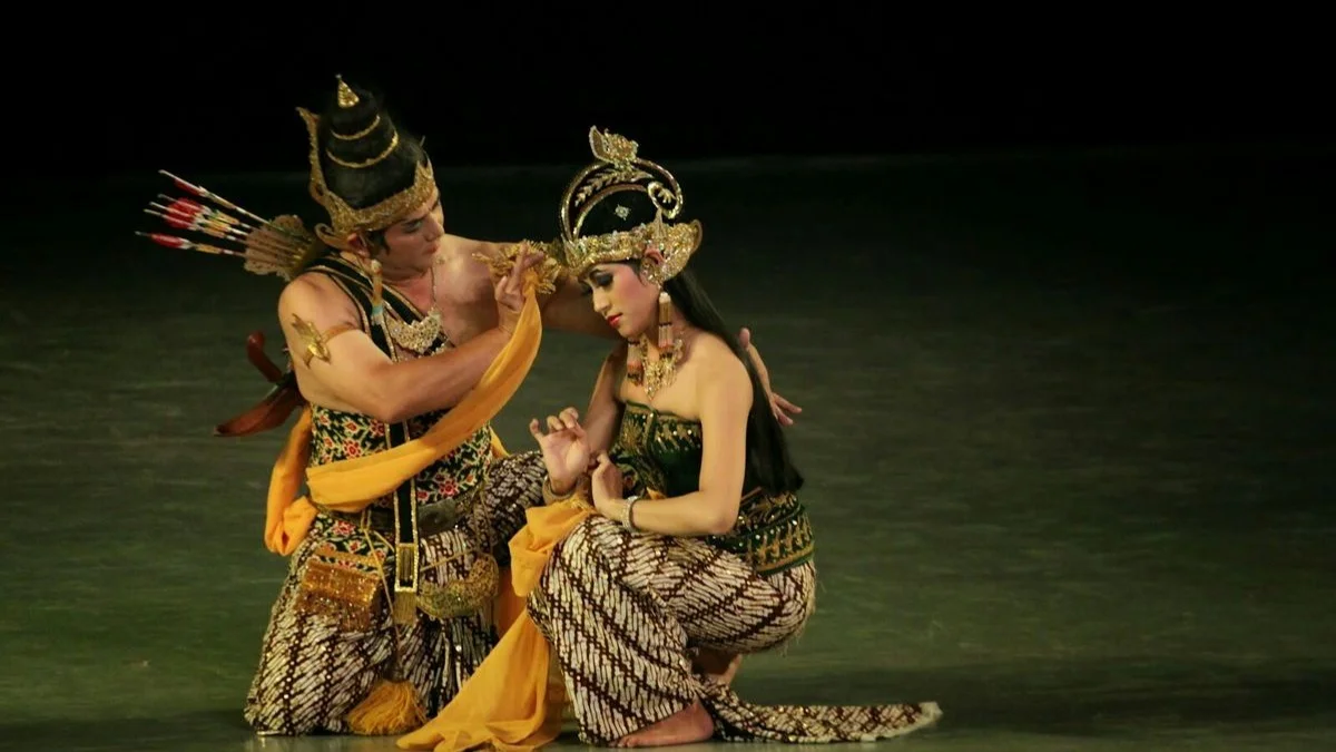 Prambanan Sunset Tour with Ramayana Ballet Performance