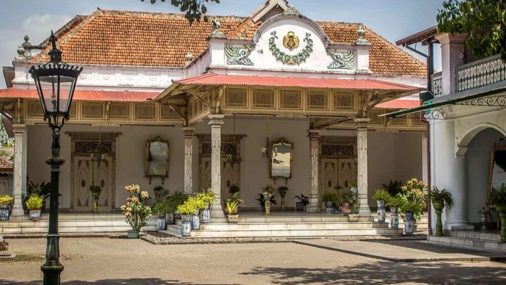 Palacio del Sultán de Yogyakarta Tour Packages and Travel Destinations in Indonesia