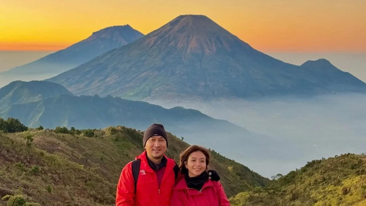 Mount Prau Sunrise Night Trekking Tour with Guide