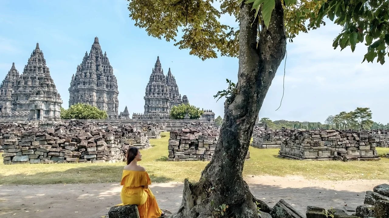 Sultan Palace, Water Castle and Prambanan Temple Guided Tour - Image 10