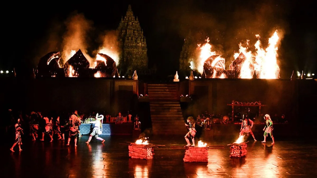Yogyakarta Royal Heritage, Prambanan and Ramayana Ballet Tour - Image 7