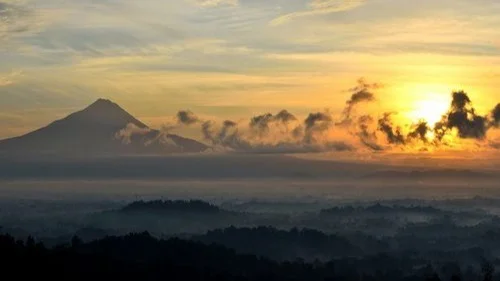 Experiencia al amanecer en la colina de Setumbu